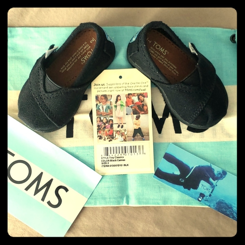 Tom's Baby Black Canvas Classic